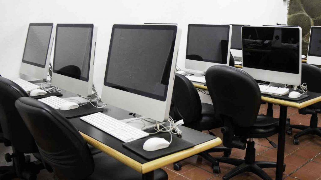%key Licenciatura en Comunicación Multimedia Laboratorio de cómputo Licenciatura en Comunicación Multimedia dos